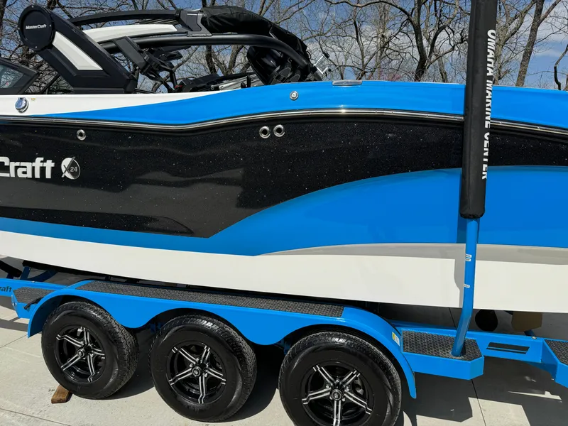 Slide: The Image of MasterCraft X24 2022 - 28