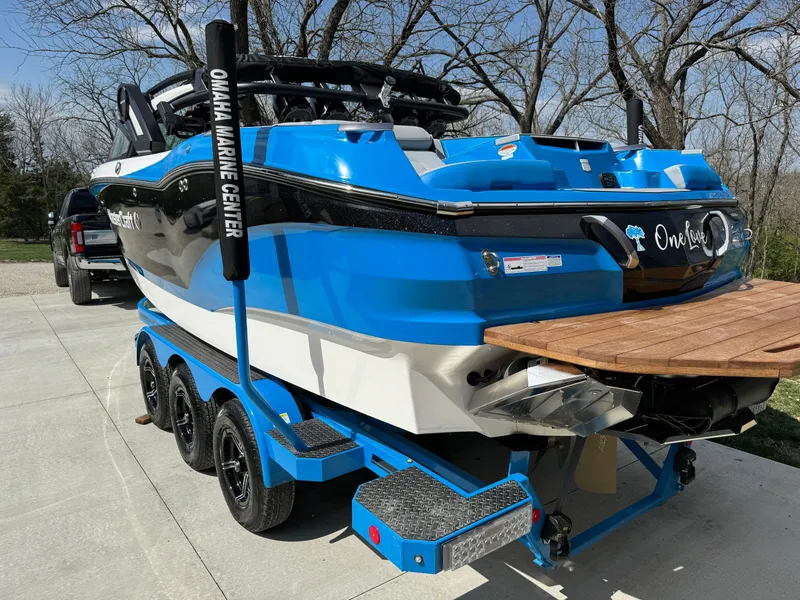 Slide: The Image of MasterCraft X24 2022 - 30