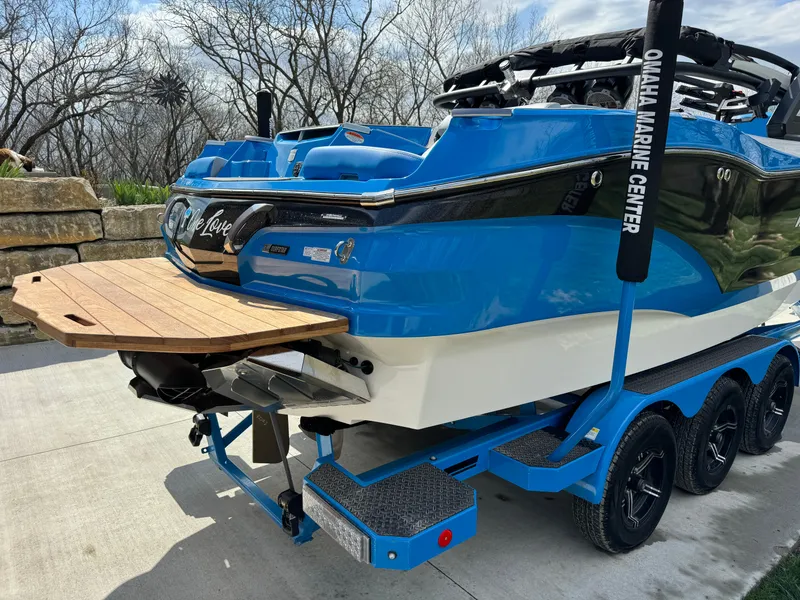 Slide: The Image of MasterCraft X24 2022 - 32