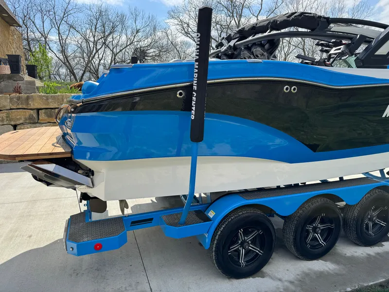 Slide: The Image of MasterCraft X24 2022 - 33