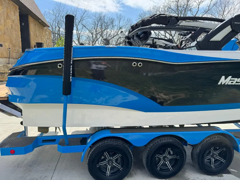 Slide: The Image of MasterCraft X24 2022 - 34