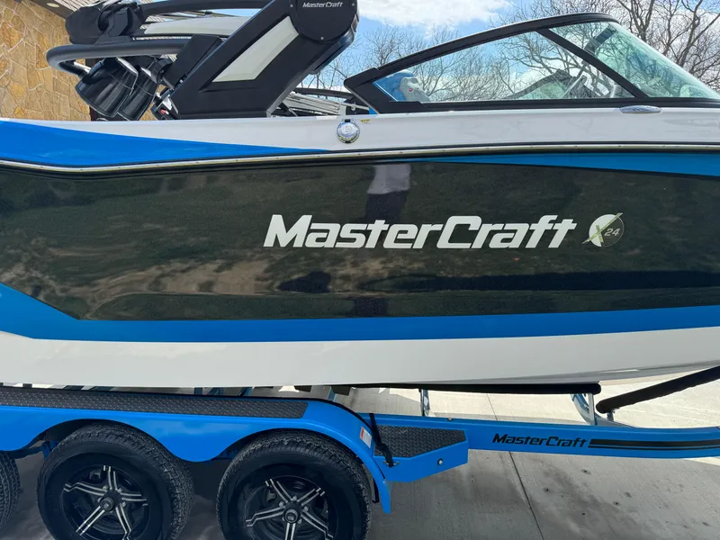 Slide: The Image of MasterCraft X24 2022 - 37