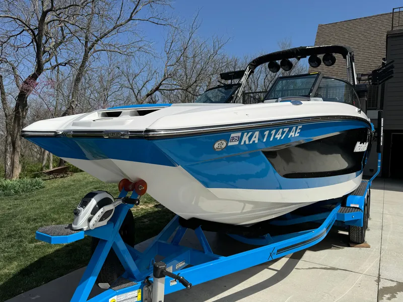 Slide: The Image of MasterCraft X24 2022 - 6