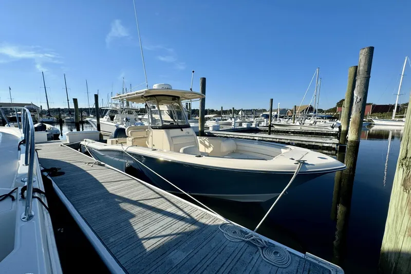 Slide: The Image of Grady-White Fisherman 236 2020 - 14