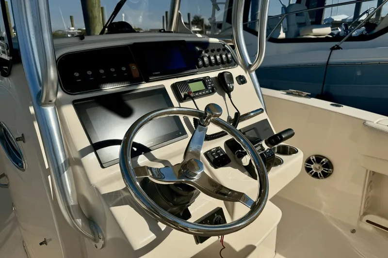 Slide: The Image of Grady-White Fisherman 236 2020 - 6