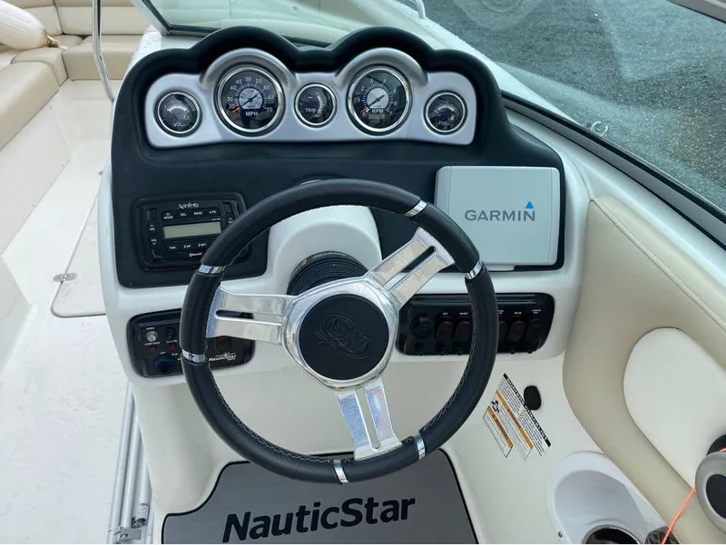 Slide: The Image of NauticStar 243 DC 2016 - 12