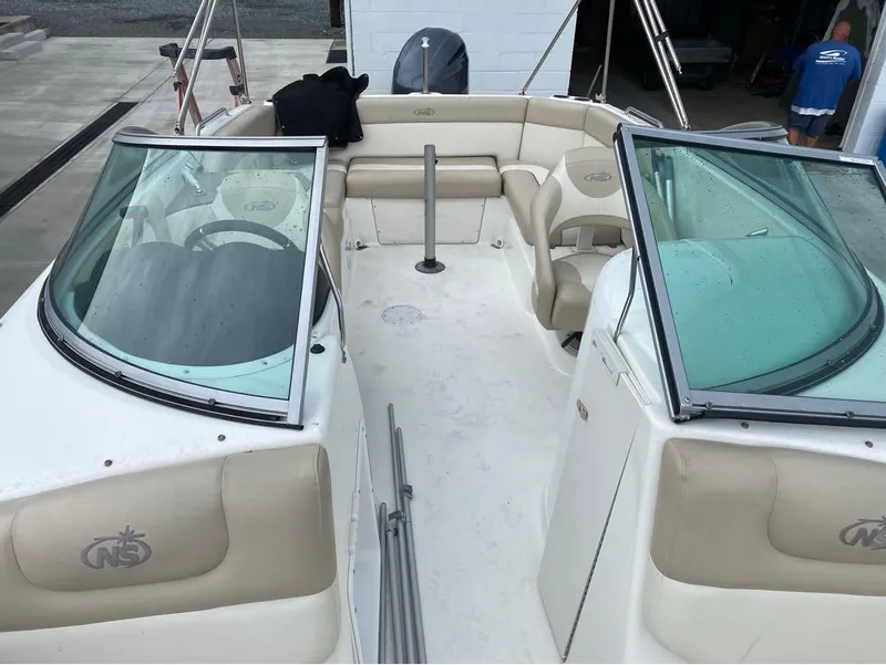 Slide: The Image of NauticStar 243 DC 2016 - 13