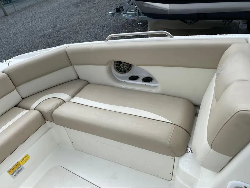 Slide: The Image of NauticStar 243 DC 2016 - 14