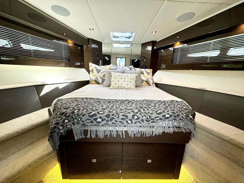 Slide: The Image of  VIP StateRoom - 3