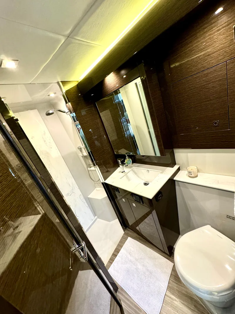 Slide: The Image of Guest Head &amp; Shower - 44