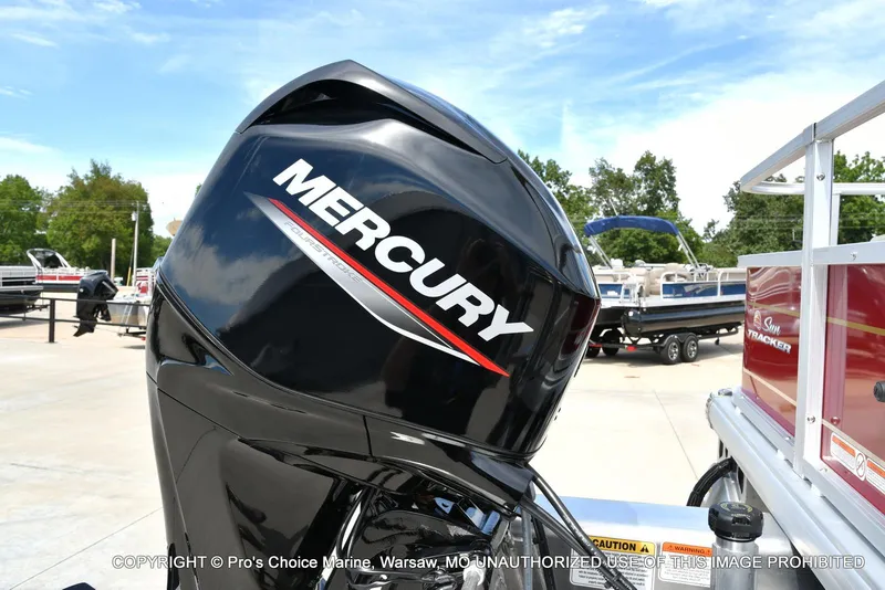 Slide: The Image of Sun Tracker Bass Buggy 18 DLX w/60HP CT 4 Stroke 2025 - 12