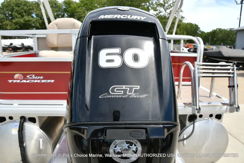 Slide: The Image of Sun Tracker Bass Buggy 18 DLX w/60HP CT 4 Stroke 2025 - 13