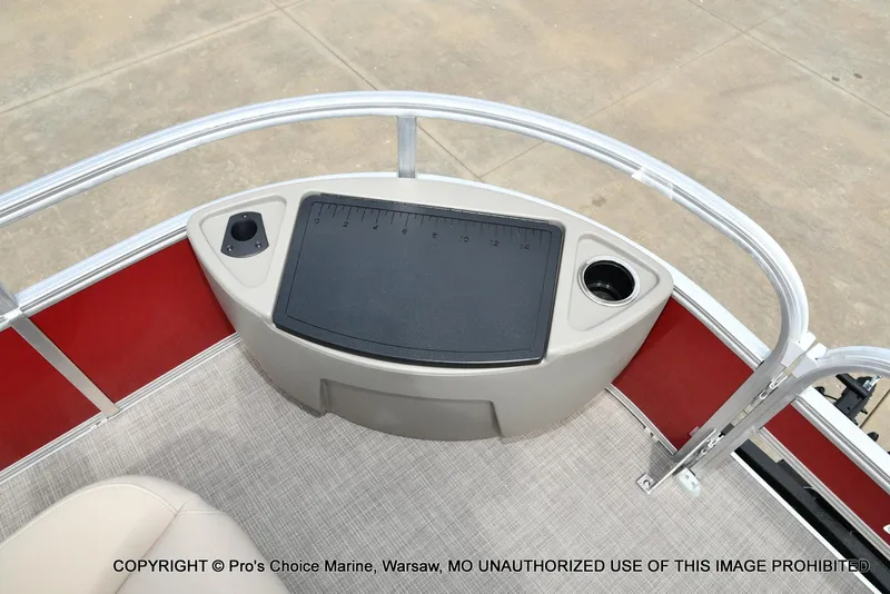 Slide: The Image of Sun Tracker Bass Buggy 18 DLX w/60HP CT 4 Stroke 2025 - 23