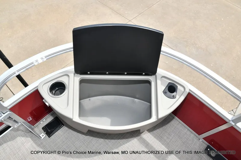 Slide: The Image of Sun Tracker Bass Buggy 18 DLX w/60HP CT 4 Stroke 2025 - 29