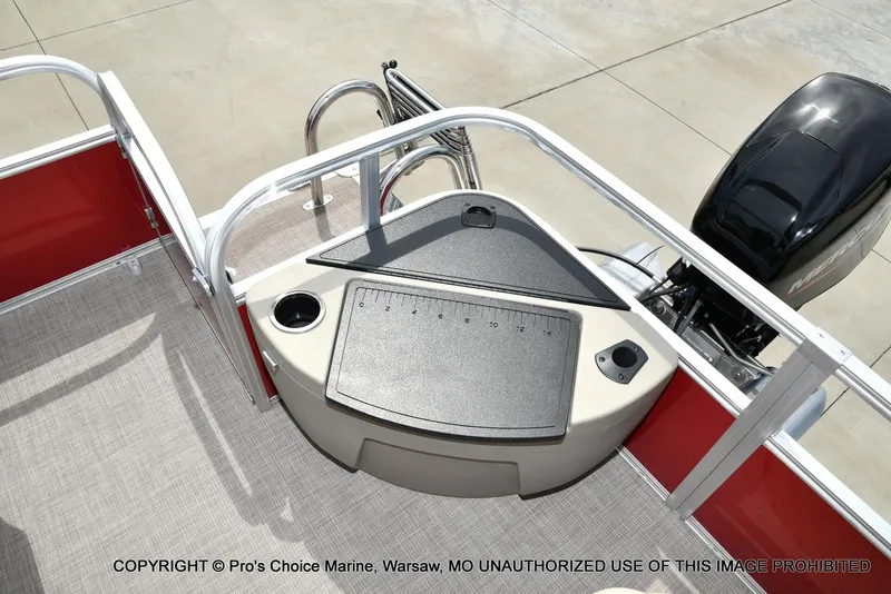 Slide: The Image of Sun Tracker Bass Buggy 18 DLX w/60HP CT 4 Stroke 2025 - 48