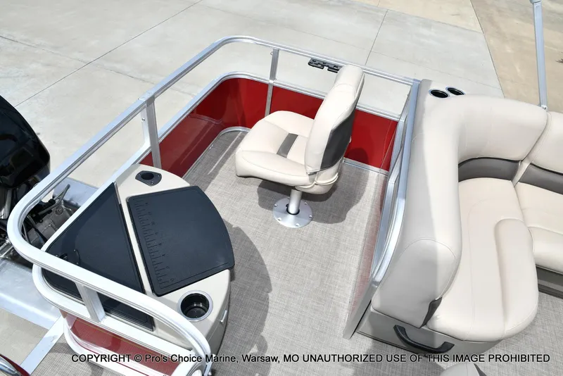 Slide: The Image of Sun Tracker Bass Buggy 18 DLX w/60HP CT 4 Stroke 2025 - 5