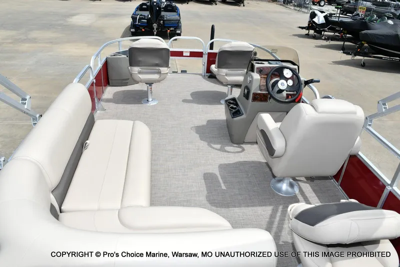 Slide: The Image of Sun Tracker Bass Buggy 18 DLX w/60HP CT 4 Stroke 2025 - 6