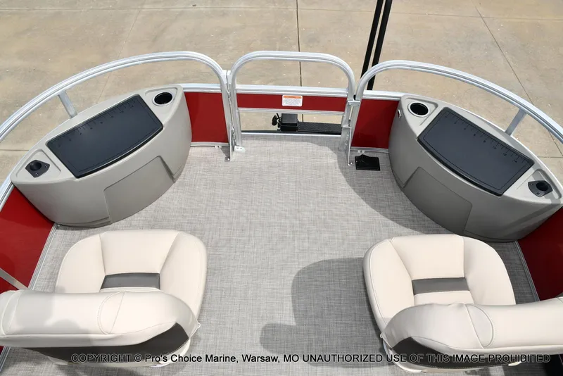 Slide: The Image of Sun Tracker Bass Buggy 18 DLX w/60HP CT 4 Stroke 2025 - 8