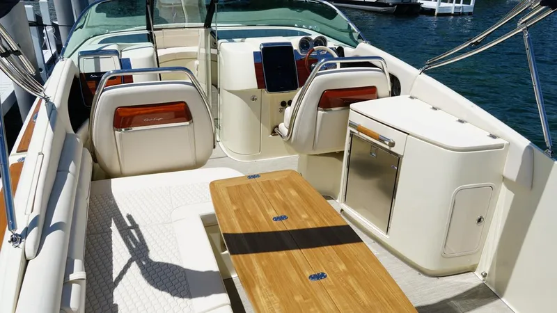 Slide: The Image of Chris-Craft 35 Launch GT 2021 - 10