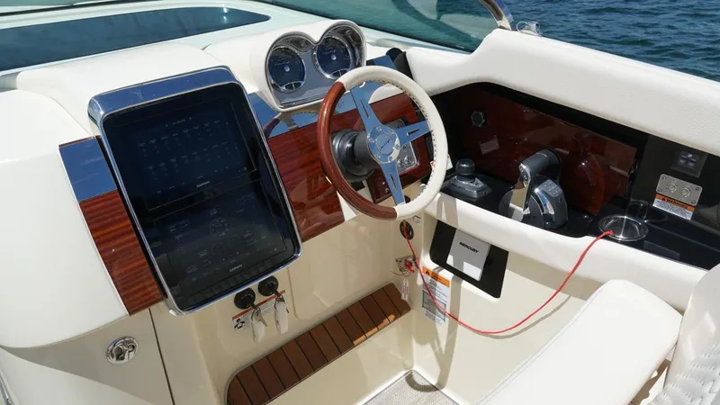 Slide: The Image of Chris-Craft 35 Launch GT 2021 - 12