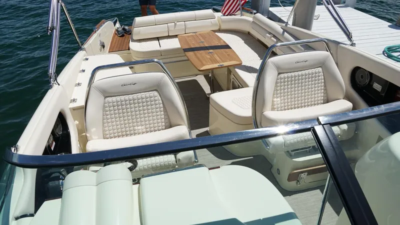 Slide: The Image of Chris-Craft 35 Launch GT 2021 - 16