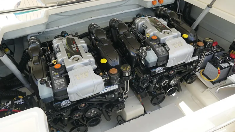 Slide: The Image of Chris-Craft 35 Launch GT 2021 - 19