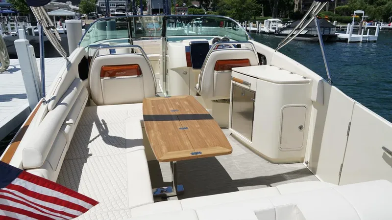 Slide: The Image of Chris-Craft 35 Launch GT 2021 - 7