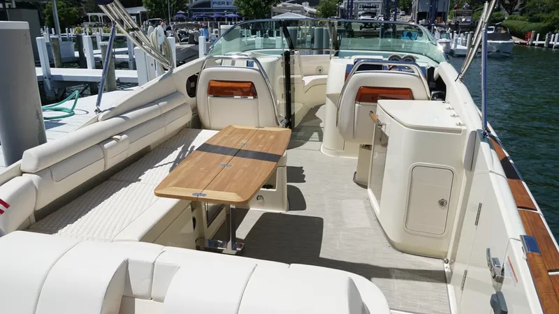 Slide: The Image of Chris-Craft 35 Launch GT 2021 - 8