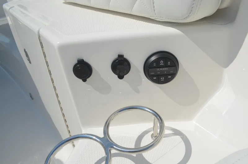 Slide: The Image of Stereo remote and 12v outles - 29