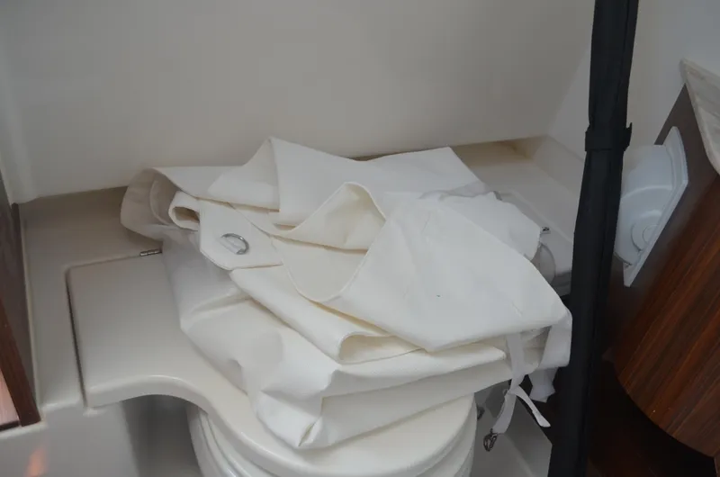 Slide: The Image of Stow away bow sun screen - 33