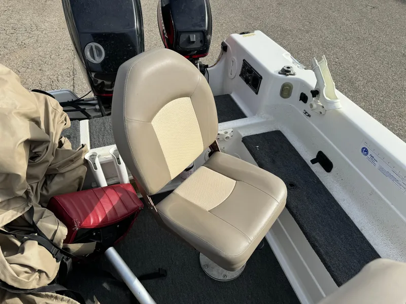 Slide: The Image of Yar-Craft 1785 Mille Lacs boat interior with beige seating, 2000 model. - 11