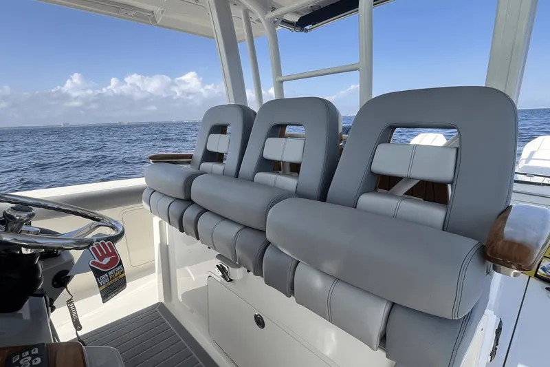 Slide: The Image of Boston Whaler 360 Outrage 2025 - 15