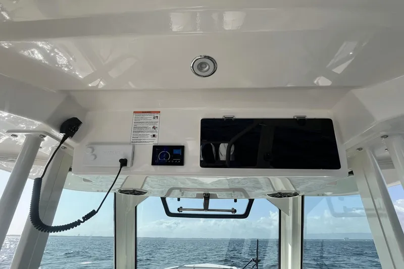 Slide: The Image of Boston Whaler 360 Outrage 2025 - 16