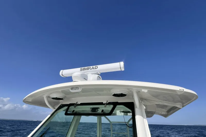 Slide: The Image of Boston Whaler 360 Outrage 2025 - 23