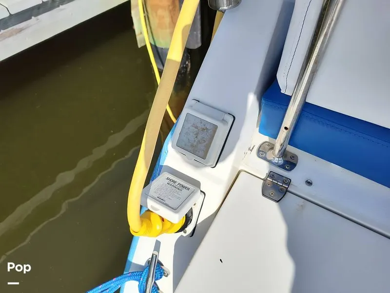 Slide: The Image of 1995 Carver 280 Sedan for sale in Naples, FL - 21