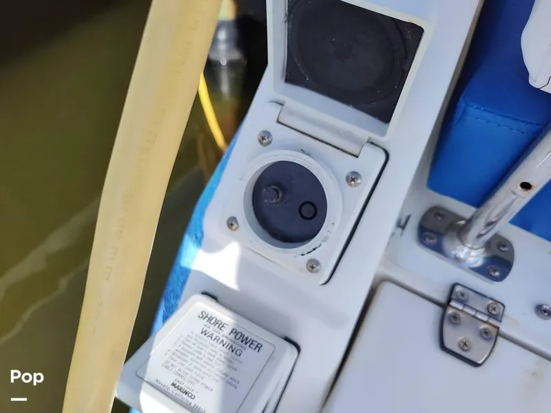 Slide: The Image of 1995 Carver 280 Sedan for sale in Naples, FL - 22