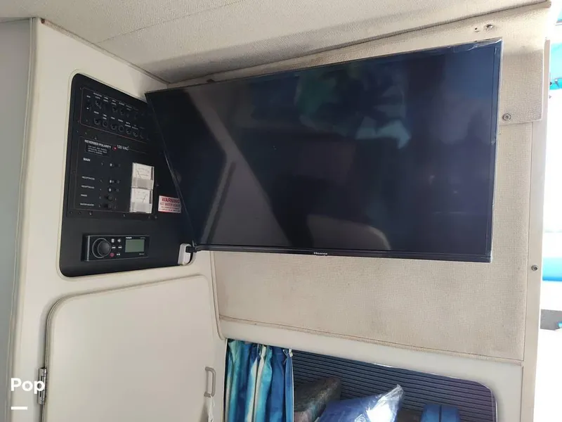 Slide: The Image of 1995 Carver 280 Sedan for sale in Naples, FL - 42