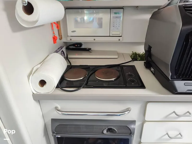 Slide: The Image of 1995 Carver 280 Sedan for sale in Naples, FL - 47