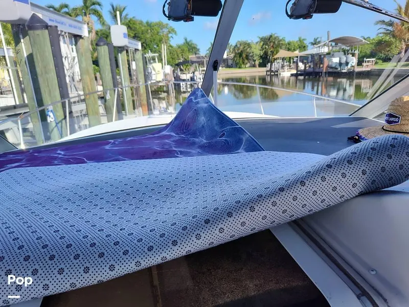 Slide: The Image of 1995 Carver 280 Sedan for sale in Naples, FL - 57