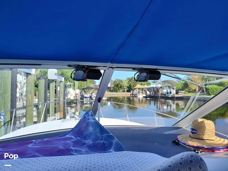 Slide: The Image of 1995 Carver 280 Sedan for sale in Naples, FL - 58