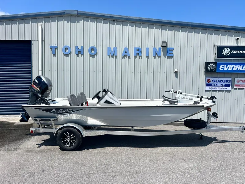 The Image of 2025 Avid 18SC Rouge boat at Toho Marine dealership. - 0