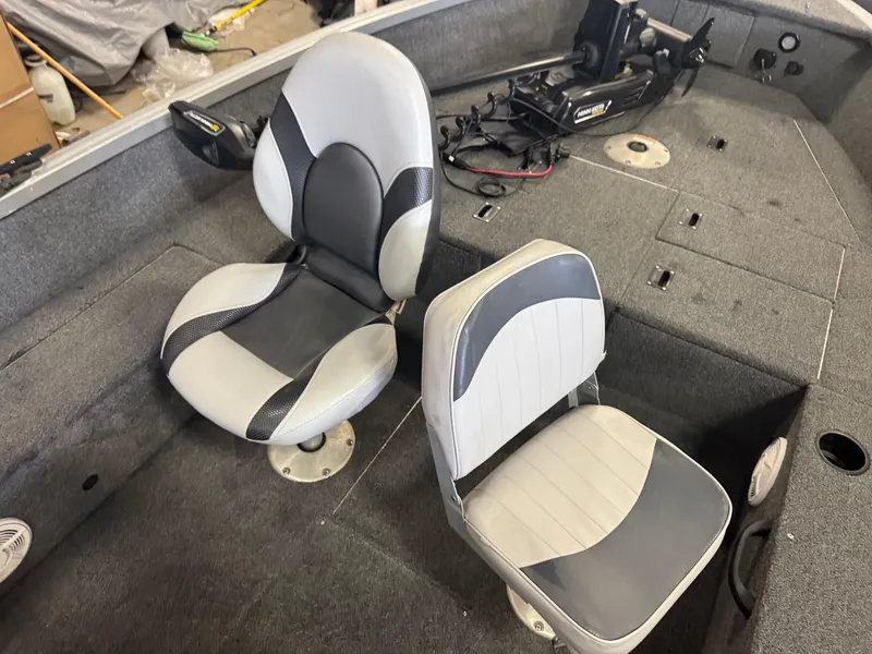 Slide: The Image of 2014 Alumacraft Voyageur 175 Tiller interior with seat and Yamaha 75 engine. - 6