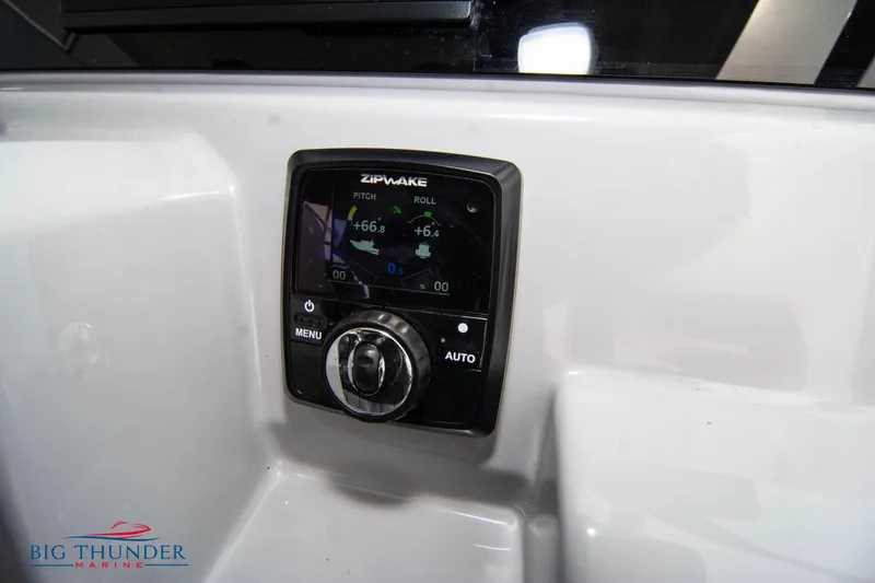 Slide: The Image of Zipwake control panel on 2024 Jeanneau Leader 9.0 WA boat dashboard. - 36