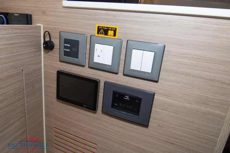 Slide: The Image of Jeanneau Leader 9.0 WA 2024 - 60