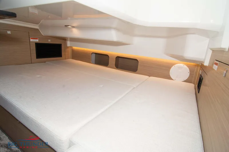 Slide: The Image of Jeanneau Leader 9.0 WA 2024 - 62