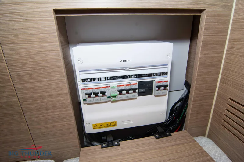 Slide: The Image of Jeanneau Leader 9.0 WA 2024 - 63