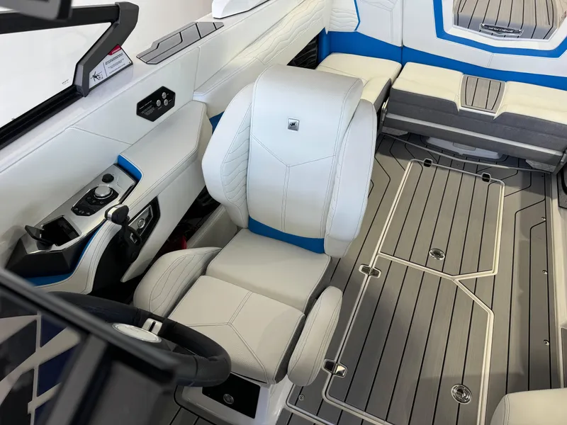 Slide: The Image of Nautique Super Air Nautique G23 2025 - 19