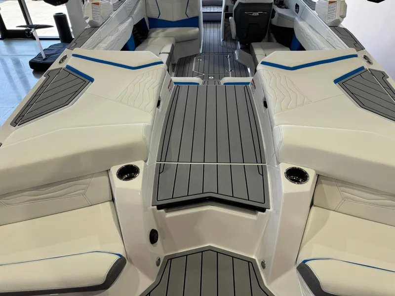 Slide: The Image of Nautique Super Air Nautique G23 2025 - 8