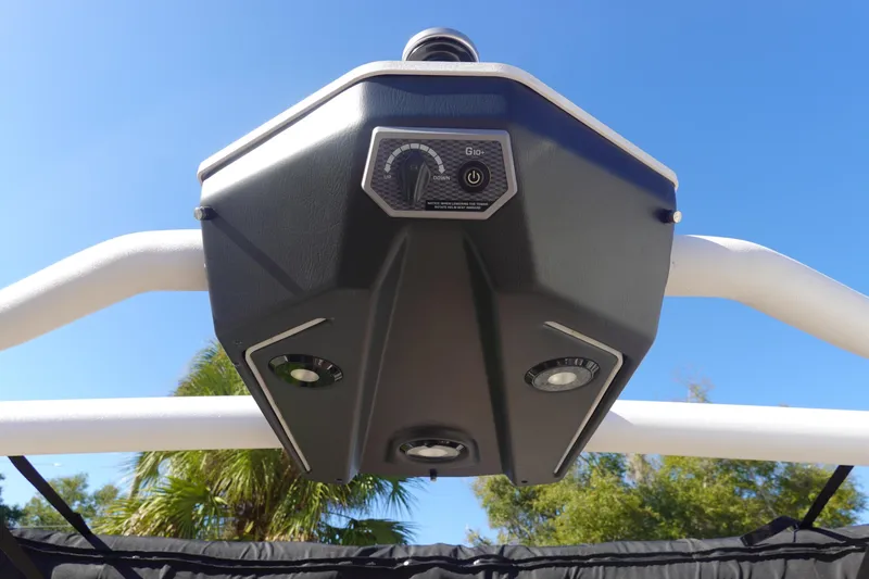 Slide: The Image of 2025 Malibu Wakesetter 25 LSV tower speakers against clear blue sky. - 42