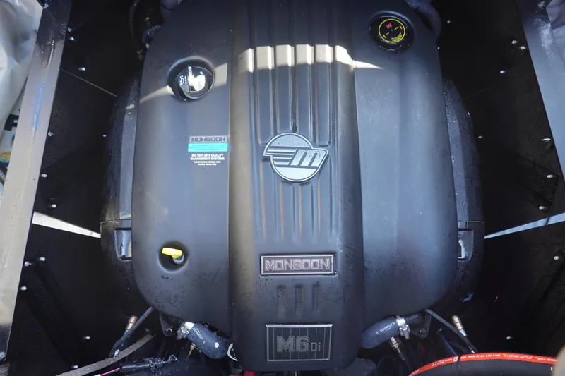 Slide: The Image of 2025 Malibu Wakesetter 25 LSV engine, Monsoon M6Di, top view. - 48
